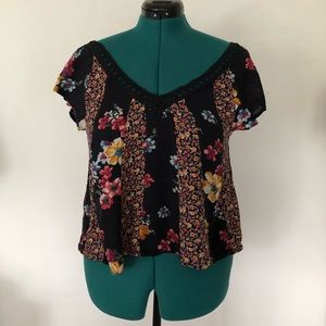 Hollister v-neck floral tee